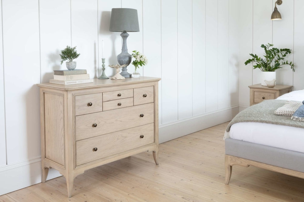 Willis and Gambier Toulon Oak 6 Drawer Tallboy Chest