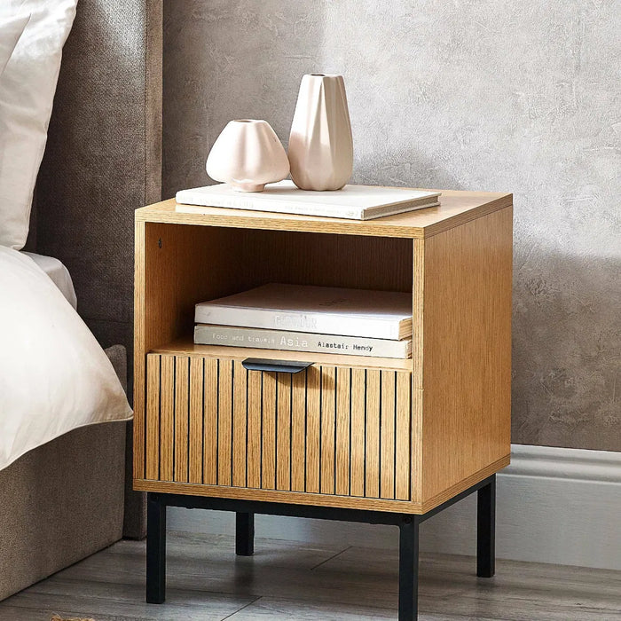 SIA SIDE TABLE