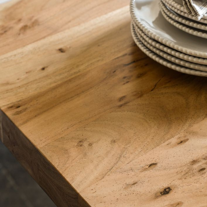 Chisbury Dining Table