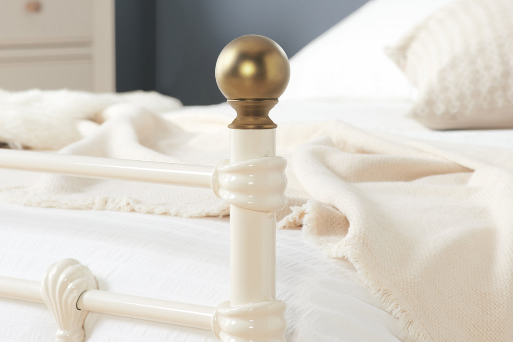 Birlea 135cm Atlas Bed Cream